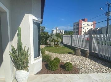 611582_i9Pb6a518lP1rv57EPf7z_61158266a847681c179.jpg · Casa à venda em Tijucas com amplo terreno!