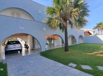 Casa · 800m² · 4 Quartos · 6 Vagas · Casa de Luxo com 4 Suítes no Taquaral - Venda e Locação", "Oportunidade Única! 800m² de Conforto no 