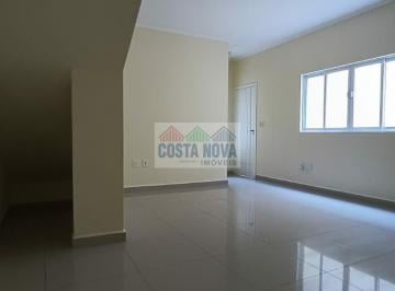Casa · 120m² · 3 Quartos · 1 Vaga · Sobreposta Baixa com 120 m², com 3 quartos no Embaré