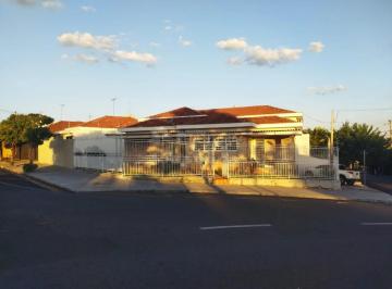 Casa · 239m² · 3 Quartos · 4 Vagas · Jardim dos Seixas - Sobrado de esquina com 03 dormitórios sendo 01 tipo apartamento