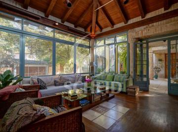 Casa · 450m² · 7 Quartos · 3 Vagas · Casa à venda estilo Vila Italiana no Jardim dos Estados. 7 quartos ( 5 suítes), 3 vagas