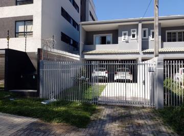 Casa de 3 quartos, Curitiba · Excelenete sobrado de frente para a rua Próximo ao terminal do Capão Raso
