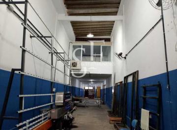 Comercial · 361m² · 5 Vagas · São Cristóvão - Rua Bela - Galpão 400m² servindo para diversos fins comerciais.
