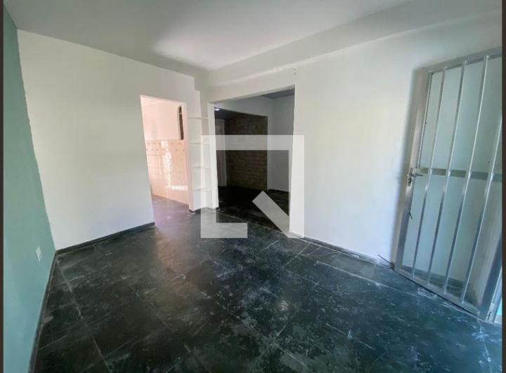 Foto do imóvel - Casa para alugar no Tanque com 1 quarto e varanda