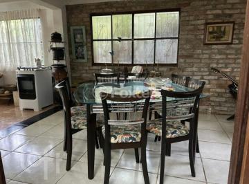 cc0cd548 · Casa, 4 dormitórios, 203 m², em Agronomia