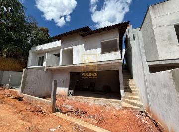 Casa · 101m² · 3 Quartos · 2 Vagas · Casa Ampla e Aconchegante no Bairro Quintino