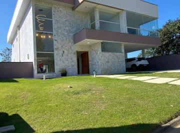 Casa · 250m² · 3 Quartos · 2 Vagas · Viva o extraordinário no Condomínio Santa Bárbara Jambeiro/SP