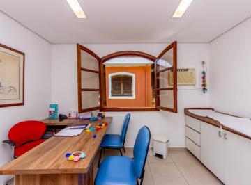IMG_20260607_105152_000.jpeg · Imperdível casa para venda em Saúde com 5 quartos, sendo 1 suíte, 261m² - remaxfront#WWV60
