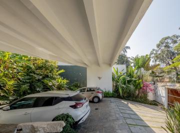IMG_20260603_185213_000.jpeg · Versátil casa para venda em Real Parque com 4 quartos, sendo 2 suítes, 295m² - remaxfront#UPX4T