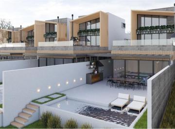 IMG_20260621_091507_000.jpeg · Elegante casa em condomínio para venda com 4 quartos, sendo 4 suítes, 261.57m² - remaxfront#YIGNV