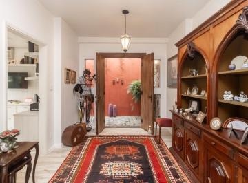 IMG_20260605_185156_000.jpeg · Atraente casa para venda em Jardim Leonor com 3 quartos, sendo 2 suítes, 300m² - remaxfront#I4O7H