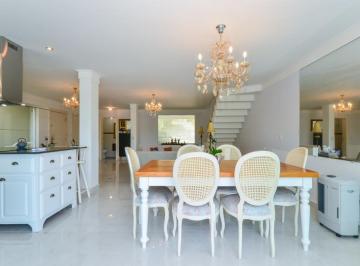IMG_20260606_185212_000.jpeg · Excelente casa em condomínio para venda com 4 quartos, sendo 4 suítes, 270.53m² - remaxfront#YSEN1