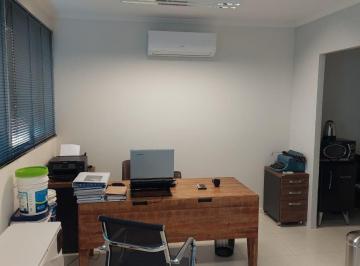 Comercial , Porto Alegre · Sala comercial com banheiro, pequena cozinha e box escriturado
