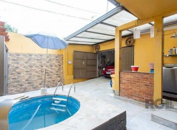 Casa · 90m² · 3 Quartos · 3 Vagas · Sobrado, 3 quartos, 2 banheiros, pátio, 2 vagas, piscina - Bairro Vila Nova