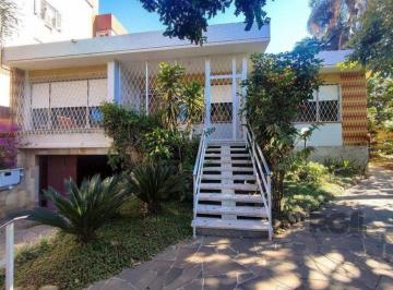 Casa · 290m² · 4 Quartos · 4 Vagas · Excelente casa de 290m² com 4 dormitórios e 4 vagas