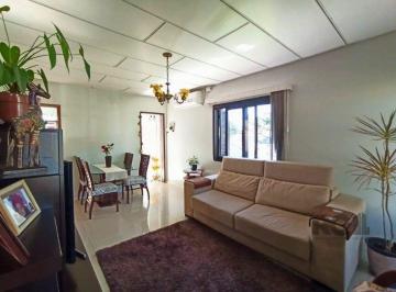 Casa · 65m² · 3 Quartos · 2 Vagas · Casa com 3 quartos espaçosos, 2 banheiros bem distribuídos e 2 vagas de garagem