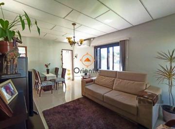 Casa · 65m² · 3 Quartos · 2 Vagas · Casa com 3 quartos espaçosos, 2 banheiros bem distribuídos e 2 vagas de garagem