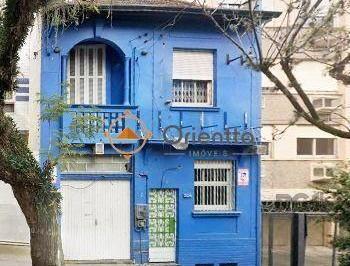 Casa · 200m² · 3 Quartos · 1 Vaga · Orientta Imóveis ALUGA casa no bairro Bom Fim