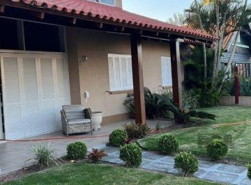 Casa · 250m² · 5 Quartos · 6 Vagas · Casa à venda - em Atlantida