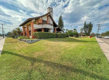 Casa · 326m² · 5 Quartos · 3 Vagas · Icônica Casa para comprar  a poucos metros do mar em Atlântida
