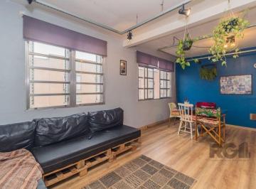 Apartamento · 75m² · 2 Quartos · Apto 2 dorm, reformado, no Menino Deus