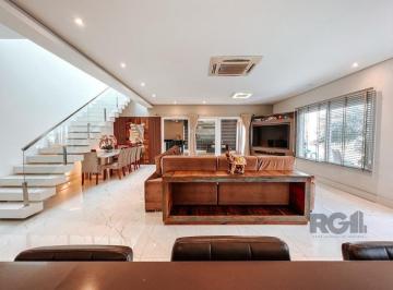 Casa · 242m² · 3 Quartos · 2 Vagas · Excelente residência com aproximadamente 242m² privativos,