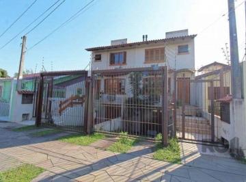 Casa · 175m² · 3 Quartos · 3 Vagas · Ampla casa de 175 m² com 3 dormitórios e 3 vagas de garagem