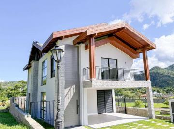 casa-alto-padrao-em-condominio-itapema-sc20131616.jpeg · Casa Alto padrão em Condomínio - Itapema SC