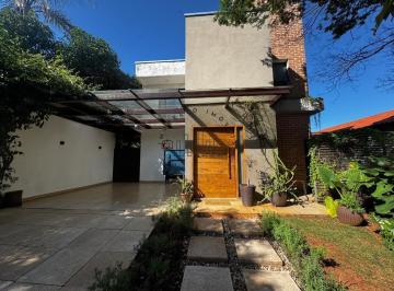Casa · 249m² · 3 Quartos · 4 Vagas · Casa à venda em Campinas, Parque Xangrilá, com 3 suítes, com 249.2 m²