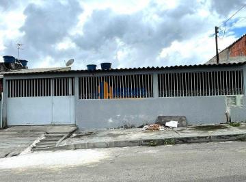 Casa · 90m² · 3 Quartos · Casa principal de 03 quartos sendo 01 suíte, e casa de fundos de 01 quarto para 