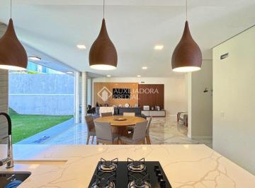 Casa · 284m² · 3 Quartos · 4 Vagas · Casa no condomínio Alphaville com 3 quartos/suítes! Bairro Vila Nova