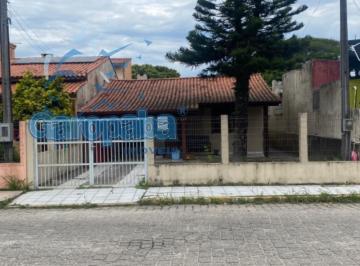 Foto 10 · Casa térrea à venda no Centro de Garopaba-SC: 2 quartos, churrasqueira, 2 vagas de garagem!