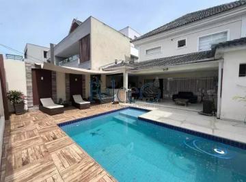 Casa · 350m² · 4 Quartos · 2 Vagas · Casa de 350 m², 4 suítes, área externa espaço gourmet e piscina em Condomínio Art Life