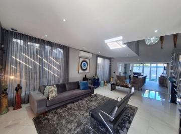 Casa · 350m² · 3 Quartos · 4 Vagas · Casa à venda em Sorocaba, Condomínio Chácara Ondina, com 3 suítes, com 350 m²