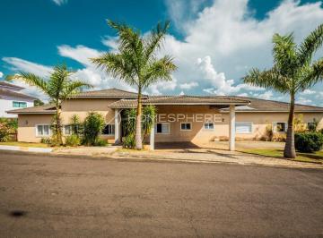 1 · Casa de condomínio com 850 m², 6 quartos sendo 6 suítes à venda no bairro Parque Village Castelo.