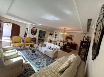 Casa com sala de cinema e jardim de inverno · Casa Alto Padrão 400m² Próxima à Praia em São Francisco