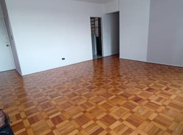 Foto 01 · Espaçoso Apartamento no Coração de Sorocaba: 50m² de Sala, 2 Dormitórios Amplos e Vista para a Praça