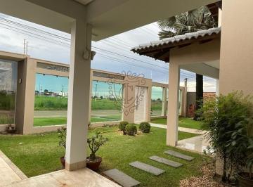 Casa · 245m² · 3 Quartos · 2 Vagas · Casa à venda em Sapezal, Agua Clara, com 3 quartos, com 245 m²