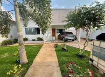 Casa · 184m² · 3 Quartos · 3 Vagas · Casa à venda em Sapezal, Agua Clara, com 3 quartos, com 184 m²