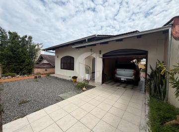 Casa · 176m² · 4 Quartos · 2 Vagas · Casa térrea com 4 dormitórios e quintal amplo – Floresta, Joinville