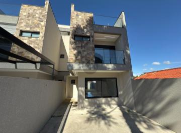 Casa · 126m² · 3 Quartos · 4 Vagas · Sobrado com terreno espaçoso nos fundos para Venda no bairro Xaxim.