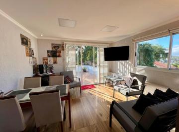 695300_ibvmFBh585N74F5d_695300682cb6e61c5a4.jpg · Diferenciada cobertura a venda em prédio tranquilo com apenas dois apartamentos por andar.