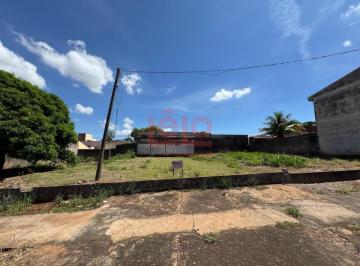 Terreno · 300m² · Está a procura de terreno para instalar seu comércio? Conheça este na Av das Palmeiras