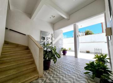 Apartamento · 56m² · 1 Quarto · Apartamento em Peruíbe, localizado no Centro e próximo a praia