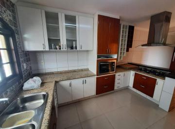 Casa · 204m² · 3 Quartos · 3 Vagas · Sobrado com 3 dormitórios à venda, 204 m² por R$ 750.000,00 - Jardim Teles de Menezes - Santo André/