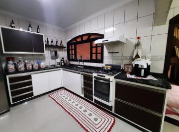 Casa · 178m² · 4 Quartos · 5 Vagas · Sobrado à venda, 178 m² por R$ 650.000,00 - Vila Floresta - Santo André/SP