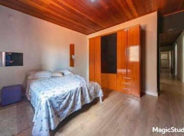 Casa · 237m² · 3 Quartos · 3 Vagas · Sobrado com 3 quartos à venda, 237 m² por R$ 635.000 - Parque Marajoara - Santo André/SP