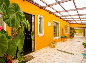 Casa · 161m² · 4 Quartos · 5 Vagas · Casa com 4 quartos à venda, 161 m² por R$ 740.000 - Jardim Stella - Santo André/SP