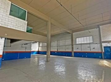 Comercial · 900m² · 7 Vagas · Galpão Comercial / Utinga