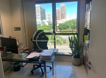 Foto 01 · Sala Comercial à Venda na Barra da Tijuca, Rio de Janeiro - 36m², 1 Banheiro e 1 Vaga de Garagem!